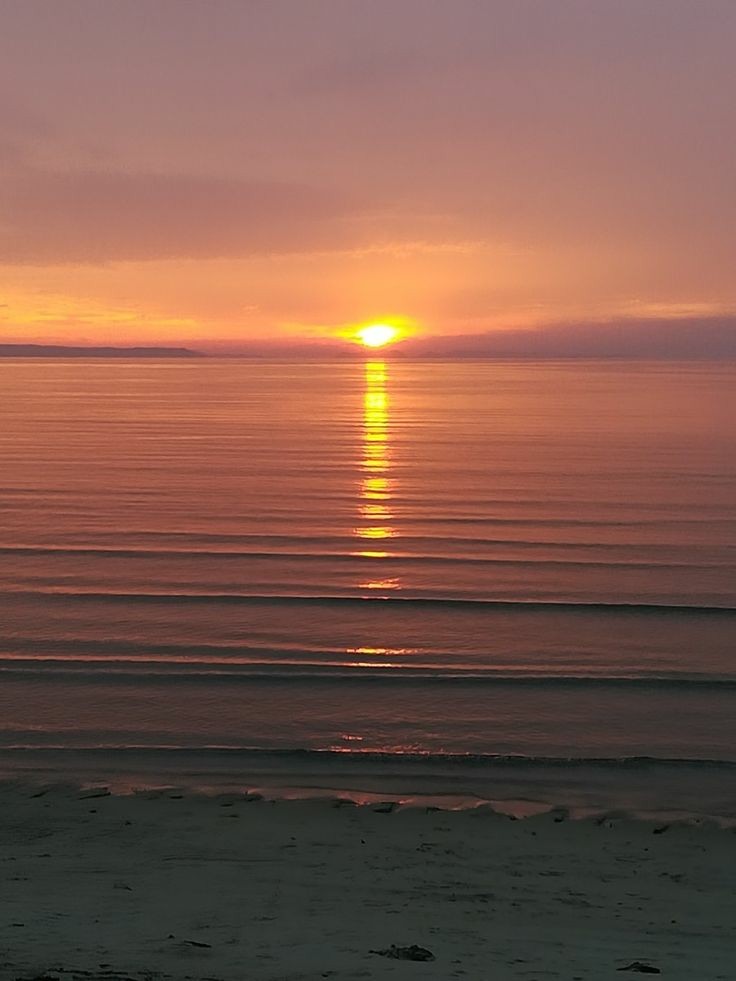 Maripon ラジオ深夜便 ママ 深夜便 親と子どもの音楽 夕焼け 夕陽の歌アラカルト 夕日 ひばり児童合唱団 夕方のおかあさん 夕焼けトンビ 三橋美智也 夕焼け雲 千昌夫 夕陽の丘 石原裕次郎 浅丘ルリ子 夕陽が泣いてる スパイダース T Co