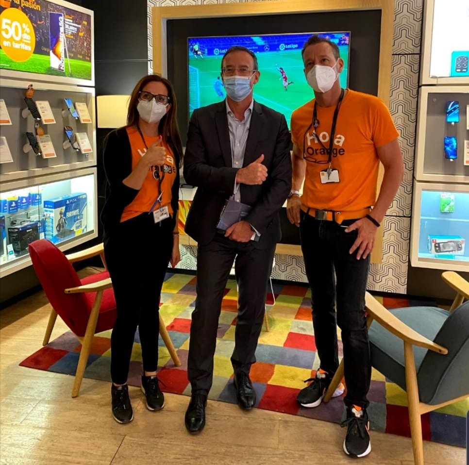 fallacher's tweet photo. Un gran encuentro hoy con nuestro servicio al cliente y nuestra tienda en Sevilla. Es siempre un placer compartir tiempo con nuestro frontline. Muchas gracias! https://t.co/tvP6WrSI53