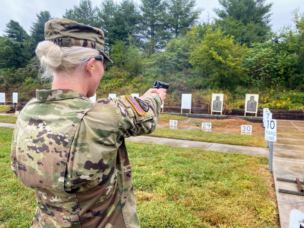 utc_rotc's tweet image. Our MSIIIs and MSIVs traveled to Knoxville today to participate in a range hosted by @utkarmyrotc where they got to apply last week’s marksmanship instruction with real rounds!
•
Each Cadet had the opportunity to both zero their rifle and qualify on the Alt. C course!
