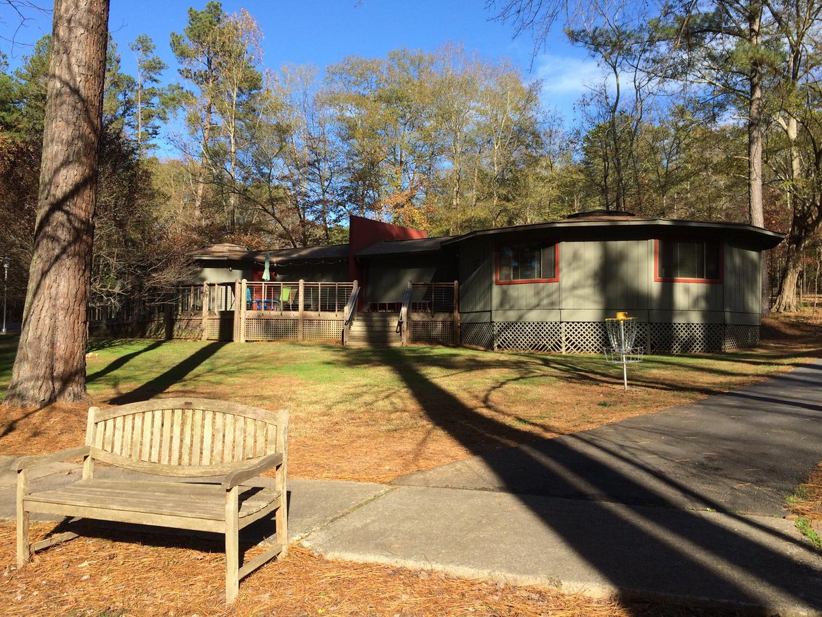 ClemsonPRTM's tweet image. Parents can keep their children on track with virtual school and ensure they benefit from safe outdoor play time with their peers at the new @CUOutdoorLab academy. 

Read more: bit.ly/2HtG5ch

#ClemsonFamily #HealthyClemson
#Parents #virtuallearning