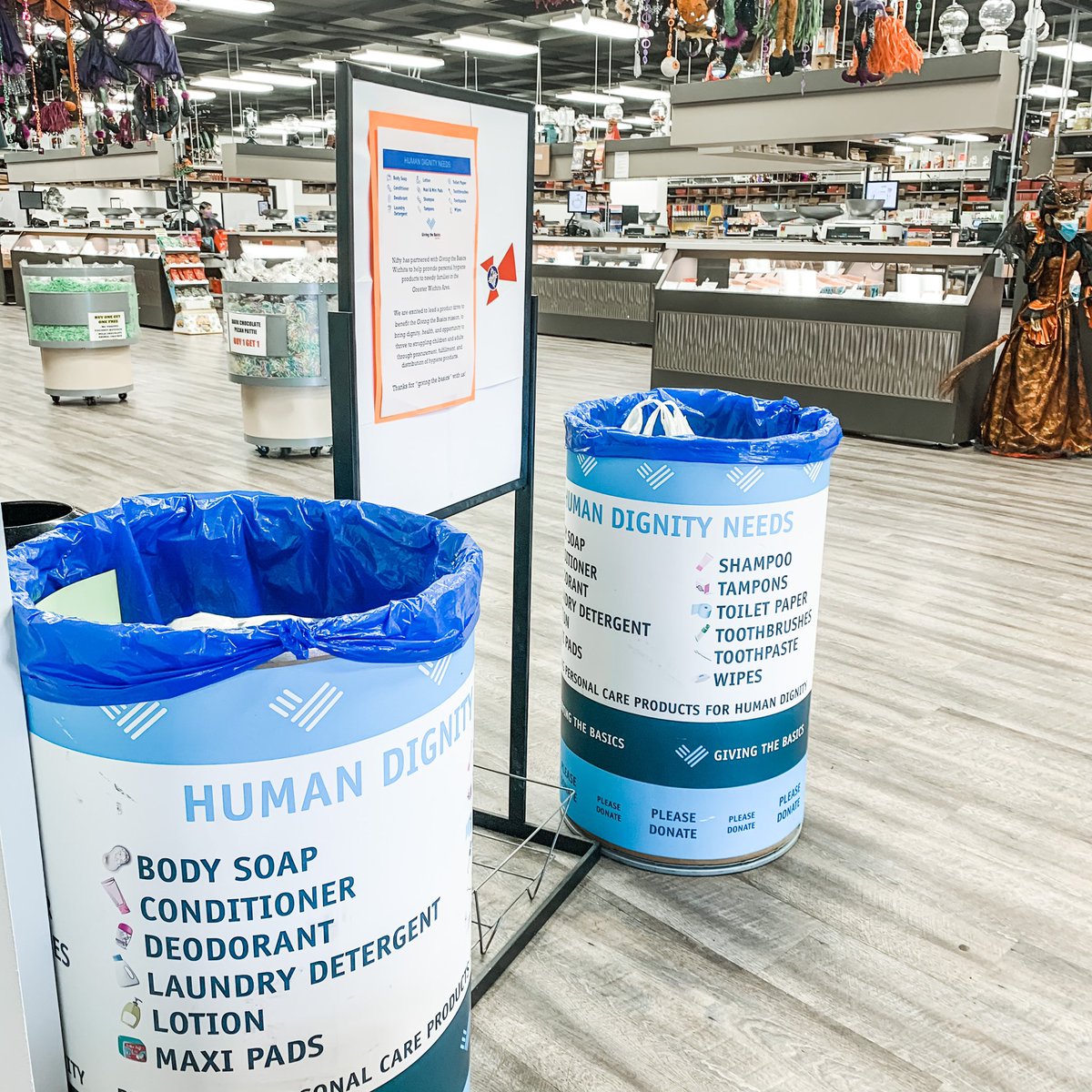 NiftyNutHouseKS's tweet photo. One more week to “Give the Basics” at Nifty! It’s been so fun to watch Wichita fill these buckets up!
#niftynuthouse #givingthebasics #donate #wichitawesome https://t.co/KxZN8oeaNU