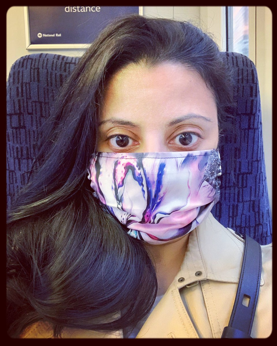 AyshaAwan's tweet photo. Am madly in love with my beautiful @leanneclaxton #florence #facemask - what better way to protect myself and others. #wearadamnmask #designerfacemask #protectyourself #leanneclaxton https://t.co/tsWx0KHnTE