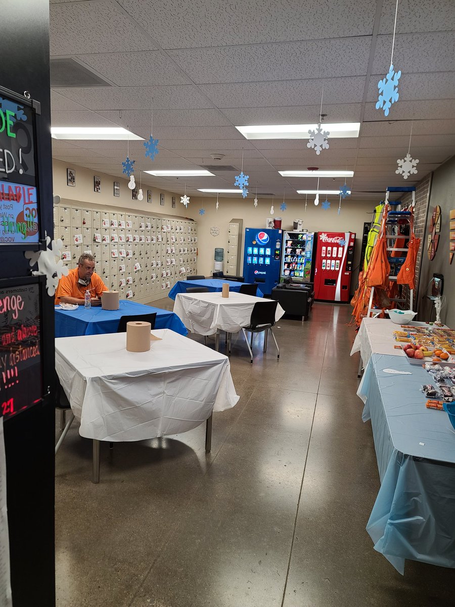 SSouthernthd's tweet photo. Ready for fun and food for success sharing. Each day a different season. Started with winter because everyone is ready for some cooler weather #D130Driven @jacki_mccord @misjudes @Armando_G_472 @AndrewJensen66 @kgrantHD472 @MarkKaufmann8 https://t.co/LN7pVCyxn1