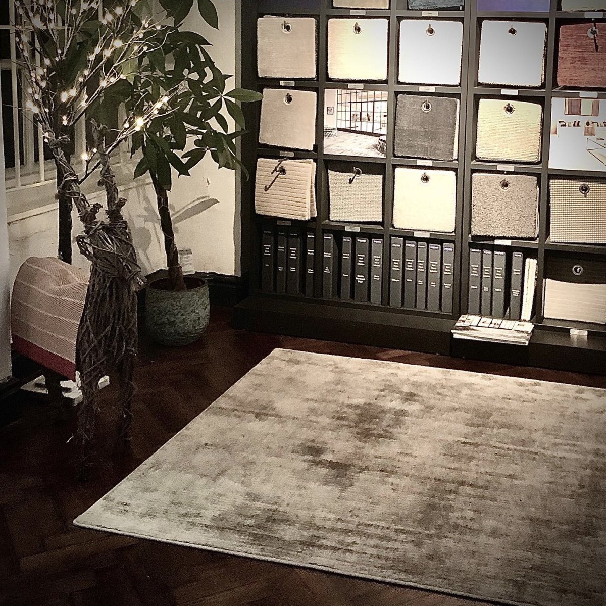 A few more from our carpet shop fit out
-
-
-
-
#bespokemdf #bespokedisplay #shopdisplay #windowdisplay #handmadetomeasure #handmadeuk #bespokedesign #bespokestand #displayunit #carpetstand #carpetfittng #carpetshop #interiordesign #designfitout