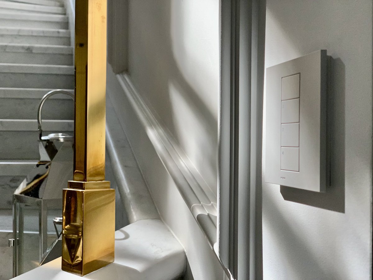 OlegStone's tweet photo. @Lutron @Lutron_EU Lutron Palladiom keypad. Luxurious minimalism @Lightinstall #lutron #lightinstall https://t.co/uym6BtJ7yP