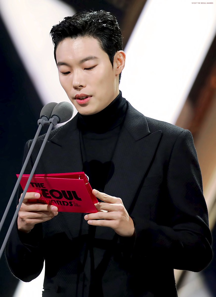 류준열 생일 축하해! 좋은 나이네요.

이 말 작년에도 쓴듯 ㅋㅋㅋㅋㅋ