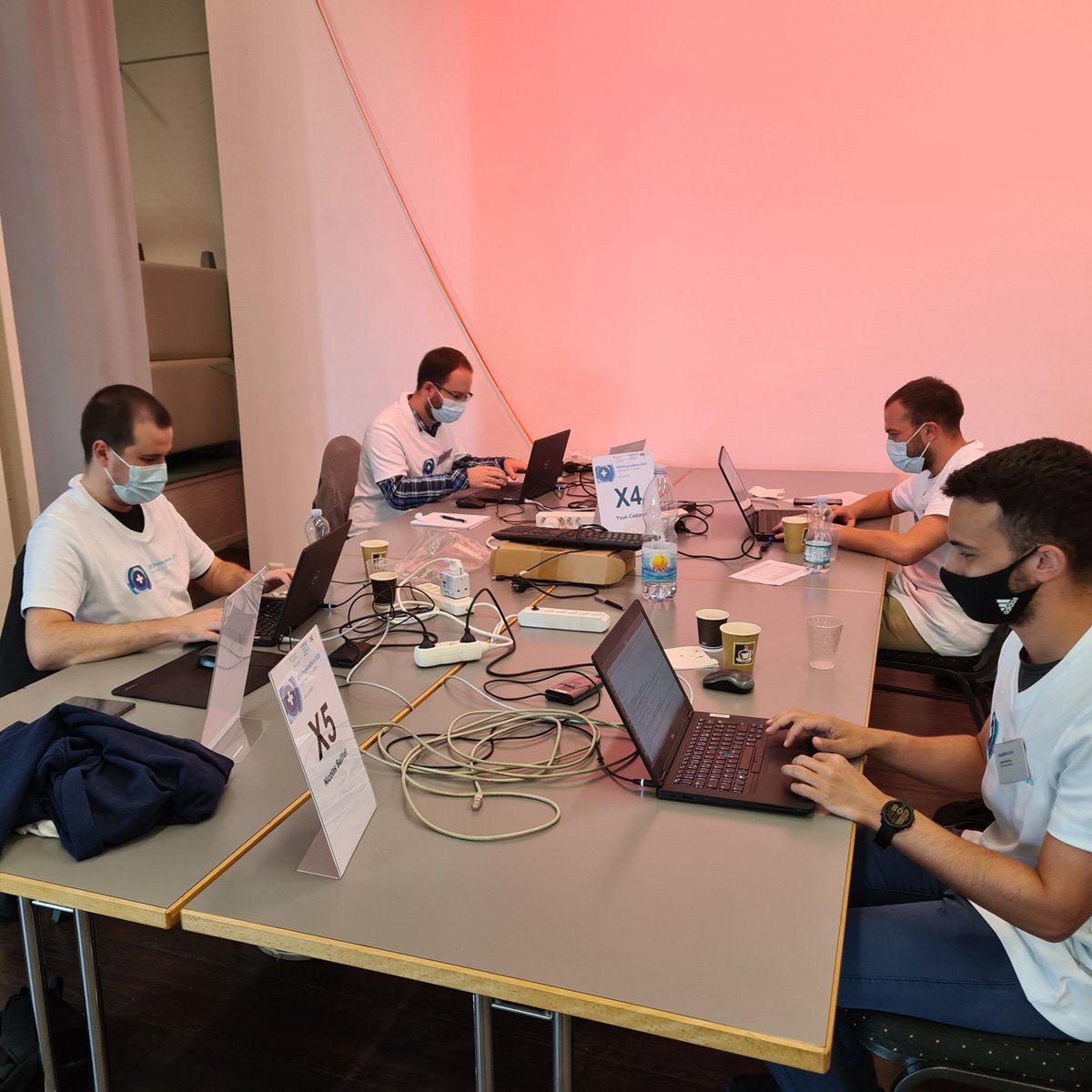 Kereval's tweet photo. Dernier jour du 4ème projectathon eHealth Suisse à l'EventForum de Berne.

Ce sont plus de 70 personnes (sur place et distance) dont Nicolas Bailliet, @Alain, @Youn et Malo Toudic qui participent à cet événement pour réaliser des #tests autour du dossier patient.
#dossierpatient https://t.co/VACOfr0nUY