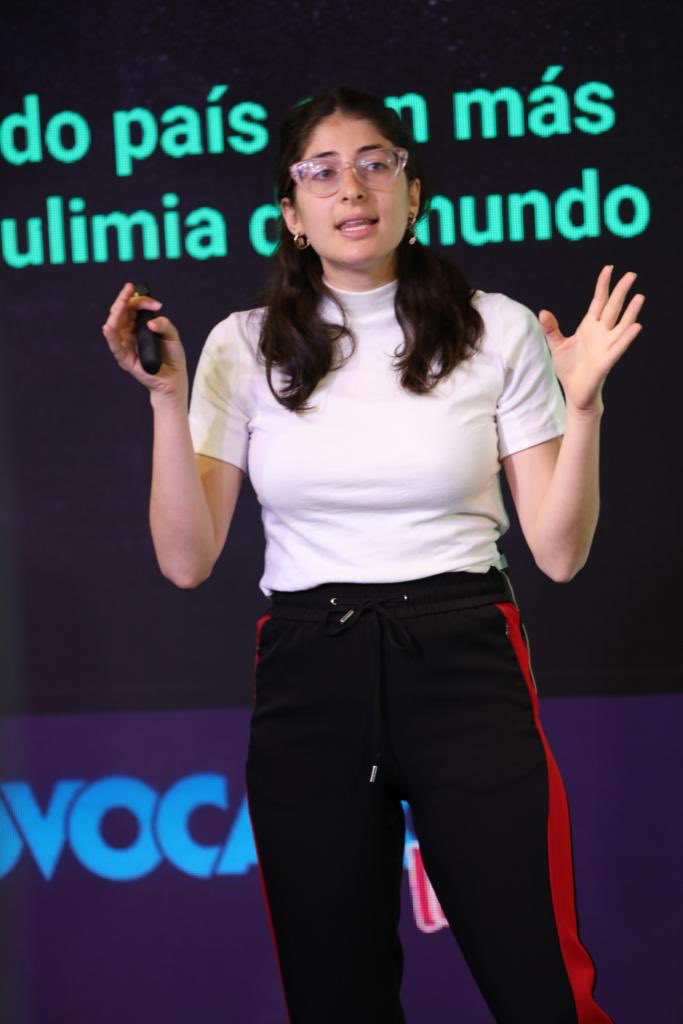 eProvocacion's tweet photo. Ya habla @candeyatche en #ProvocacionLive! https://t.co/4I6XssBg5e