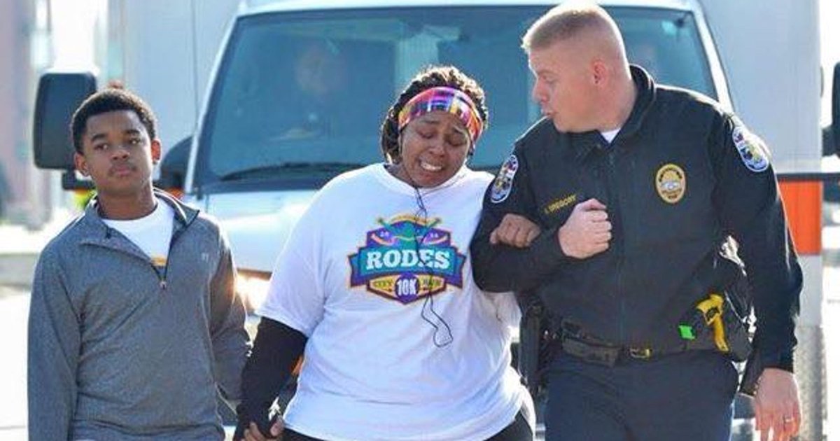 terrymeiners's tweet photo. Two @LMPD officers shot during the #BreonnaTaylor protests are on the mend. One of the wounded is Maj. Aubrey Gregory, the compassionate cop who assisted Asia Ford as she struggled in a 2015 10k walk. The story went viral. They've remained close as he's continued helping her. ❤️ https://t.co/WlSipXWD1M