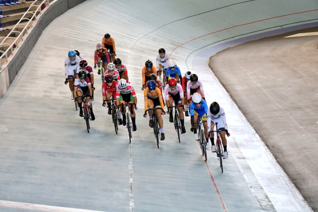 #CEPistaTafalla20 | 🗒 Resultados final Scratch junior femenino 

¡Segunda medalla de oro para <a href="/evanguela/">Eva Anguela🐢</a>! 💪

1️⃣ Anguela
2️⃣ San Román 
3️⃣ Estévez 
4️⃣ Garau
5️⃣ De Roa
6️⃣ Pruñonosa
7️⃣ Mangas 
8️⃣ Albert 
9️⃣ Pintos
🔟 García