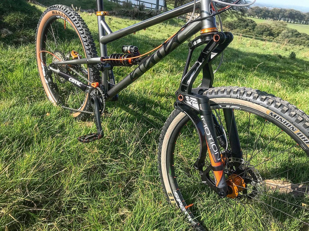 _mbspain's tweet image. Everyone, meet “Rosie” 😍

Hand built in Wales 🏴󠁧󠁢󠁷󠁬󠁳󠁿 

A tiny amount of cable tidying to do but apart from that she is ready to hit the trails. 👍💪