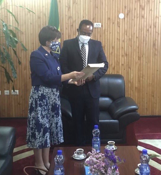 A proud moment today. Presented credentials to State Minister Redwan Hussein. Great discussion on Irish Ethiopian relations and our long history of support for Ethiopia. All set now ⁦@IrlEmbEthiopia⁩ #working4Irl