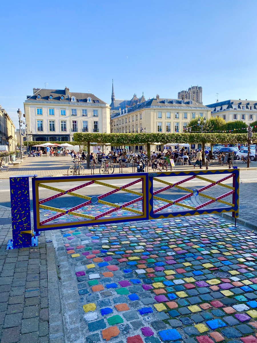 ReimsGoodNews's tweet photo. 🟦 🟨 🟥 🟩 🟧 🟪
La rue de Tambour a repris des couleurs 😍
#Reims #JaimeReims https://t.co/pReBbITely