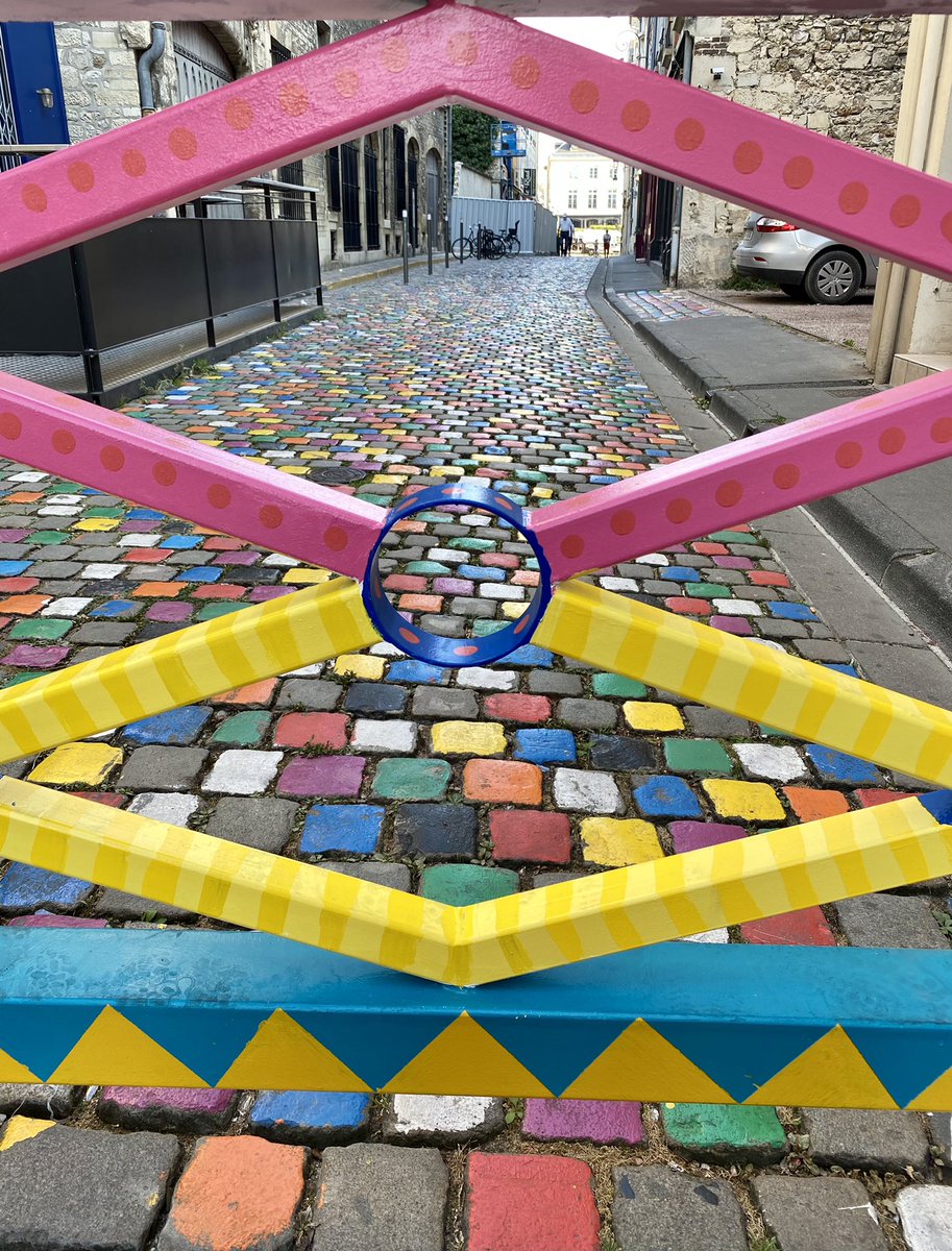 ReimsGoodNews's tweet photo. 🟦 🟨 🟥 🟩 🟧 🟪
La rue de Tambour a repris des couleurs 😍
#Reims #JaimeReims https://t.co/pReBbITely