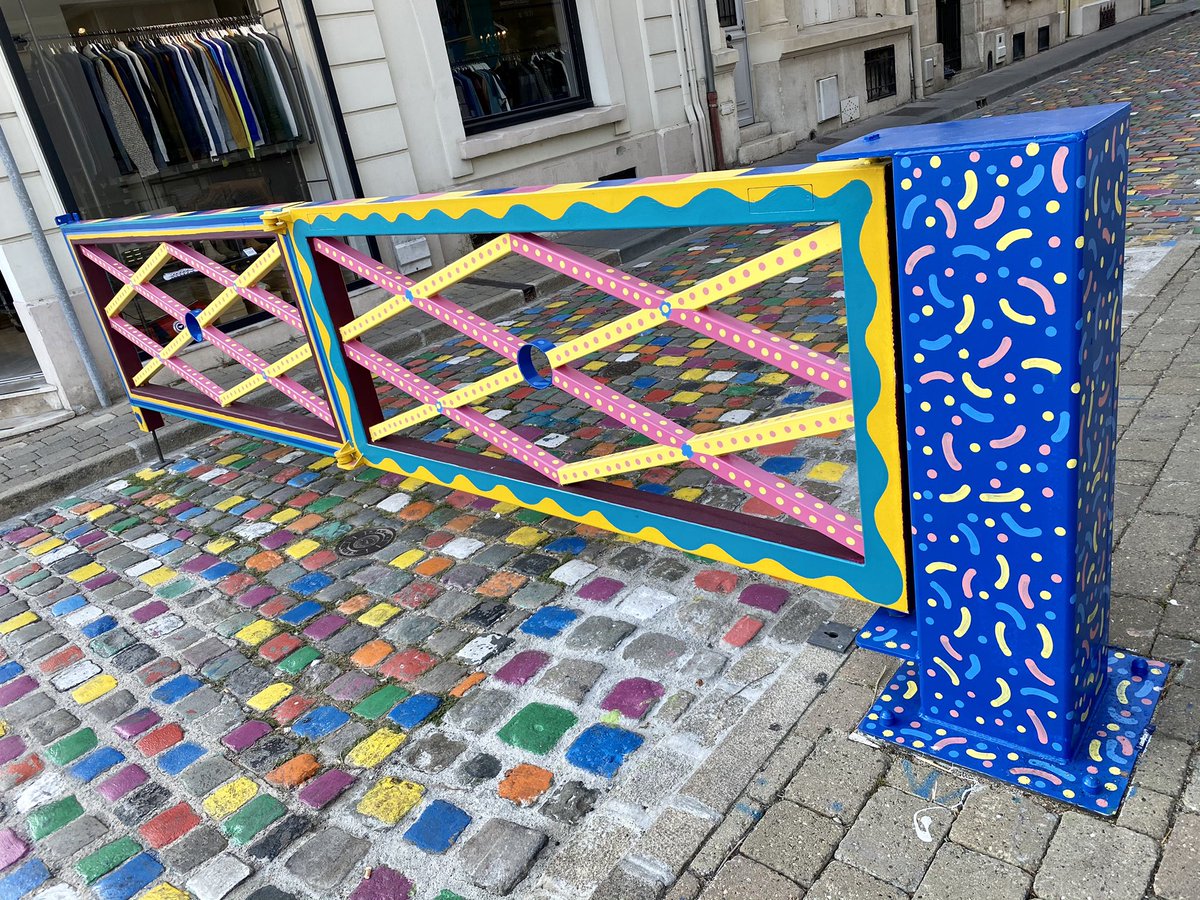ReimsGoodNews's tweet photo. 🟦 🟨 🟥 🟩 🟧 🟪
La rue de Tambour a repris des couleurs 😍
#Reims #JaimeReims https://t.co/pReBbITely