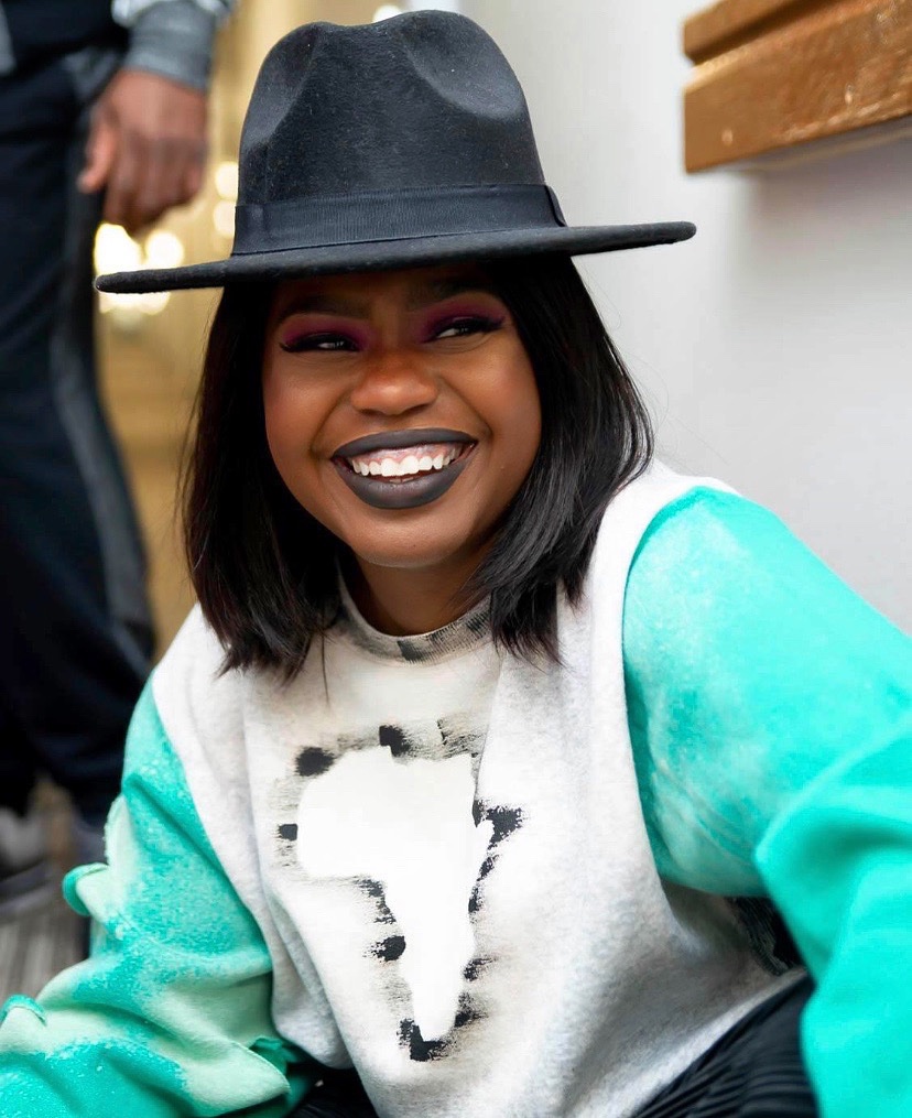 ParisBennett's tweet photo. Being #humble to me has always been cooler than being #famous. ๐คท๐พโโ๏ธ
#transparentthursday #unapologeticallyme #parisbennett #smilesmilesmile #lifeisgoodโค๏ธ https://t.co/14BcncAHFn