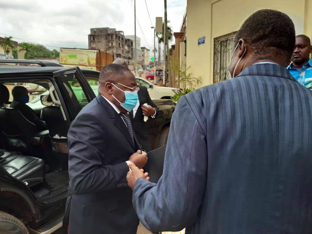APMECameroun's tweet photo. Signature ce jour, au siège de l’APME d’une convention entre le Conseil National des Chargeurs du Cameroun et l'Agence de Promotion des Petites et Moyennes Entreprises https://t.co/DyT38p4h4s