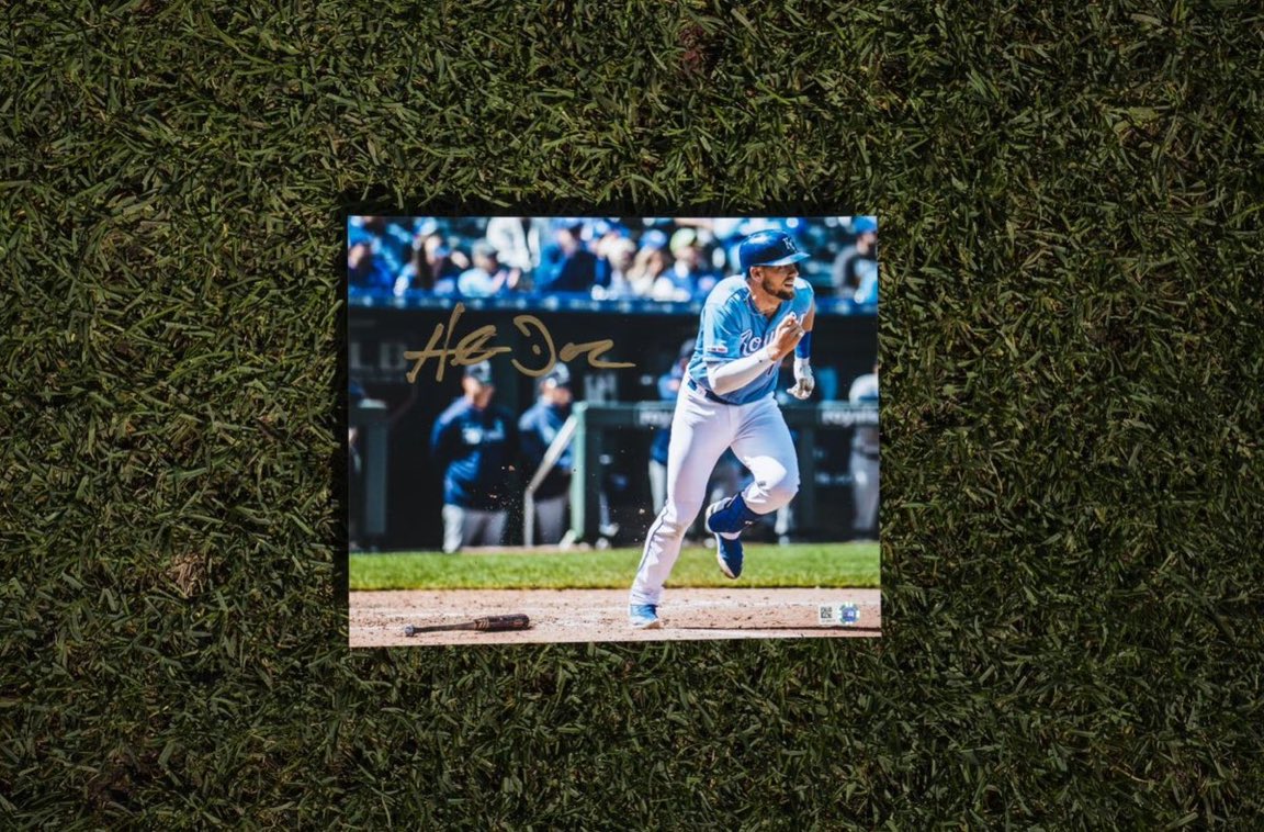 Royals's tweet image. RT for your chance to win a signed photo of #️⃣ 1️⃣7️⃣, Hunter Dozier!   

#RoyalsFanAppreciation