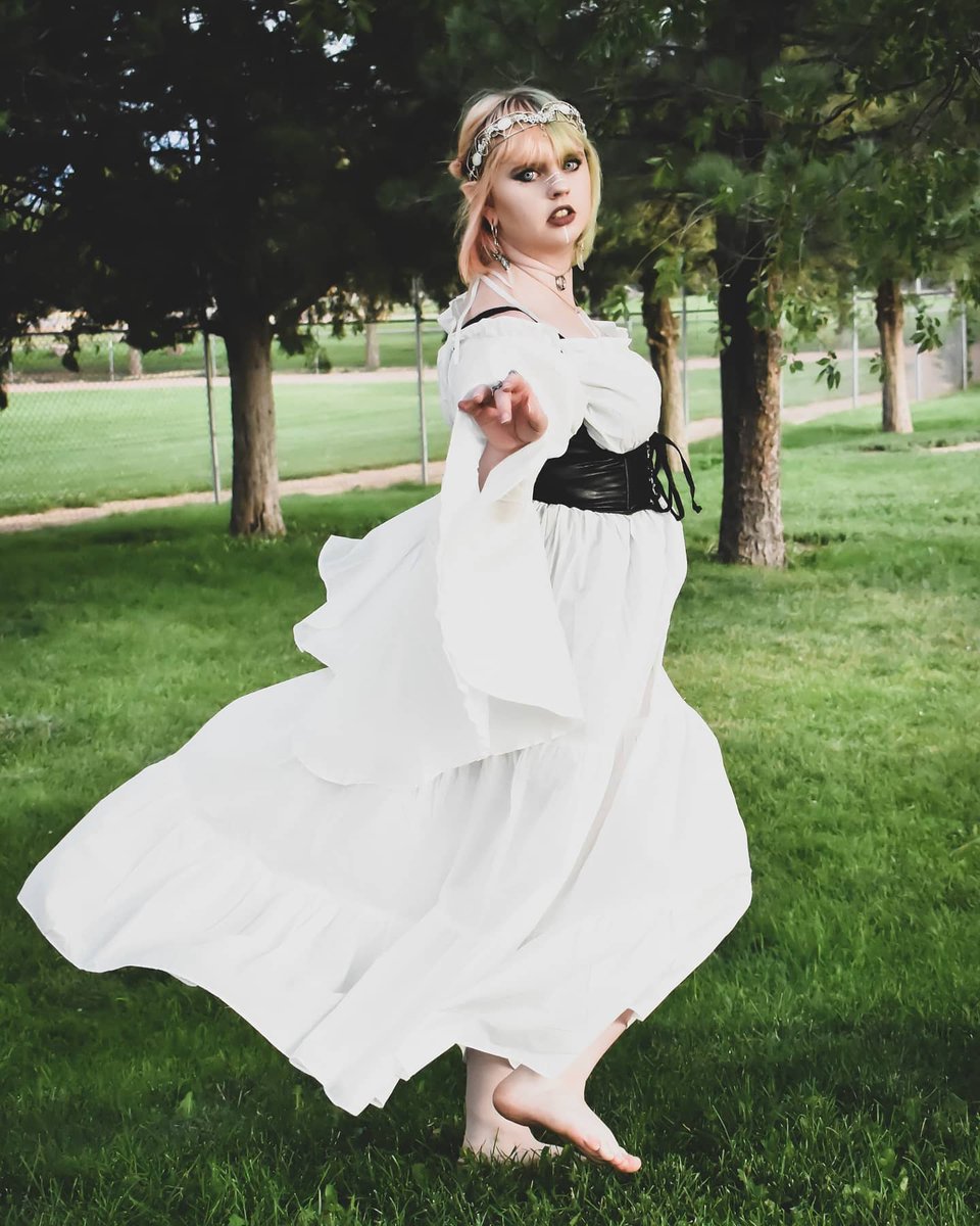UriDPhotography's tweet photo. Will you follow her into the forest? 🌲
DM me to book your next shoot! 📸
#UriDPhotography #ForAllYourPhotoNeeds #Photography #Photographer #Photo #Photoshoot #PhotoOfTheDay #Boudior #Colorado #ImagineCreateRepeat #Fantasy #TooHotTooHandle #Patreon #WitchyVibes #Elf #Temptation https://t.co/4w6zRNGKyz