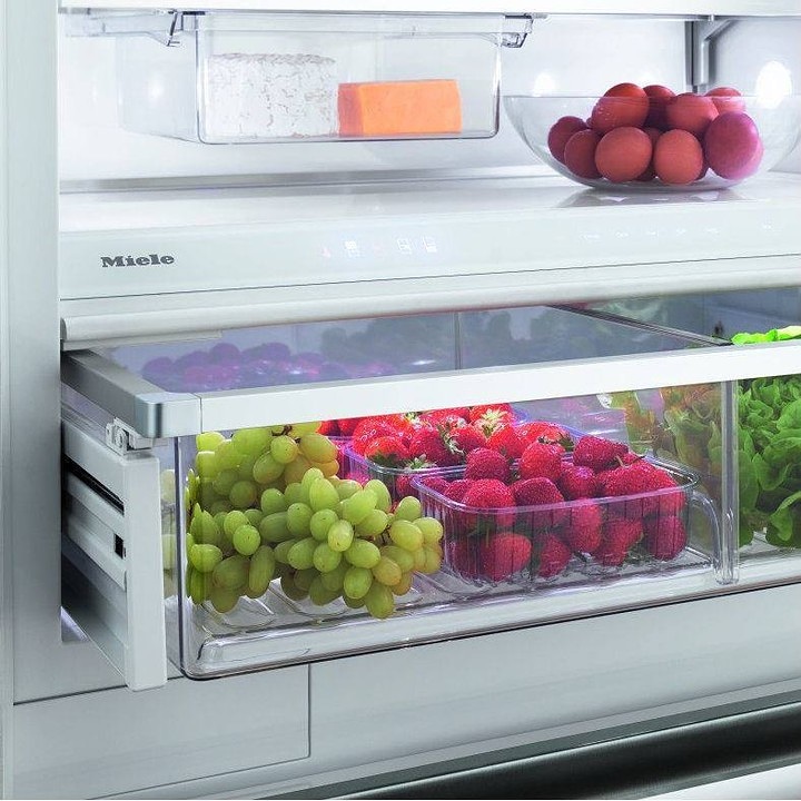 Miele_Nigeria's tweet photo. Imagine being able to store your fresh foods for longer. Well now you can, with the Miele MasterCool Fridge!
Miele - Forever Better.
#MieleNigeria #MasterCool #Fridge #KitchenAppliances #Lagos #Nigeria https://t.co/xMNVV6Hvg9