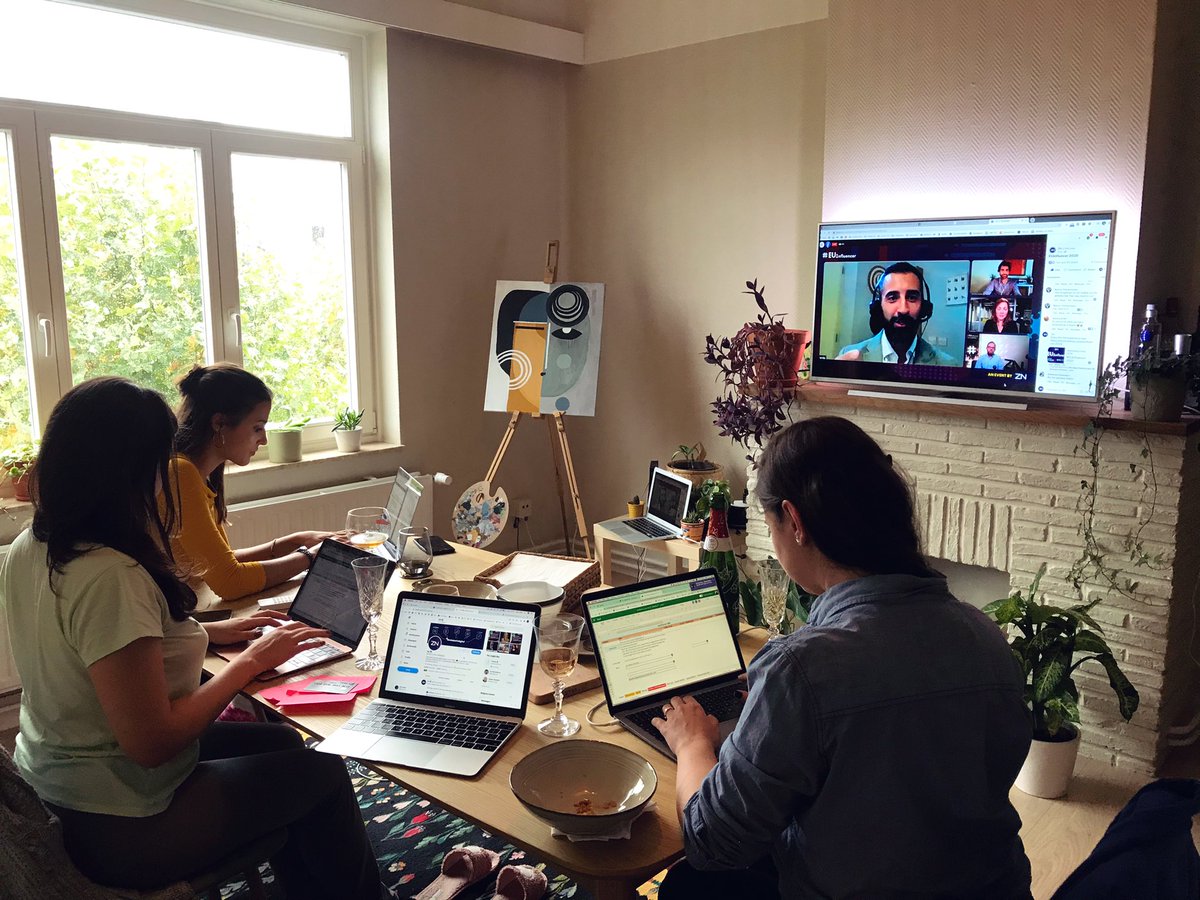 A new take on social media war-room 👍🏼 We are activating the most anticipated event in the Bxl bubble, from the cozy living room of <a href="/LuizaFun/">Luiza Fundatureanu</a> #EUinfluencer