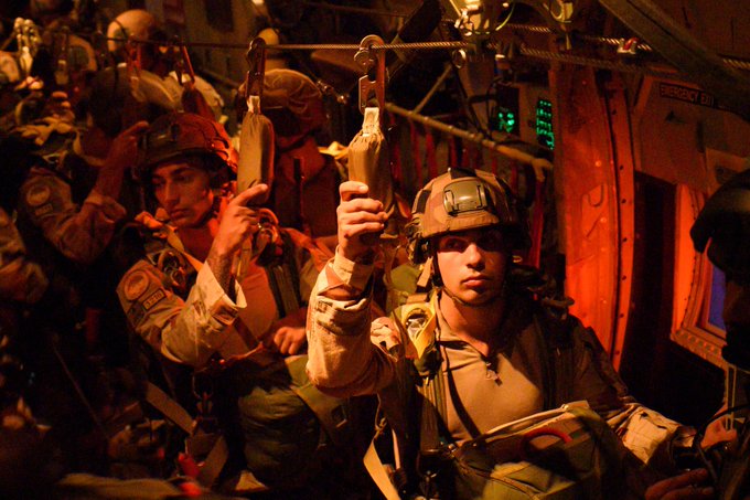 EisP5xaWoAgv3DG?format=jpg&name=small