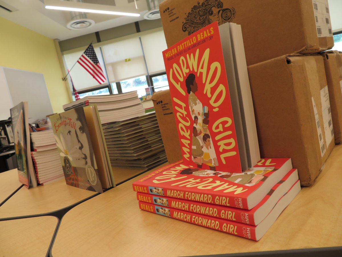 EastRamapoCSD's tweet photo. Kakiat STEAM Academy recently received a generous donation of more than 1,500 books through @HMHco's Books for Equity initiative. The list of titles explores issues of race and features Black main characters with an aim of amplifying Black voices. #EastRamapo https://t.co/F54dvARJmu