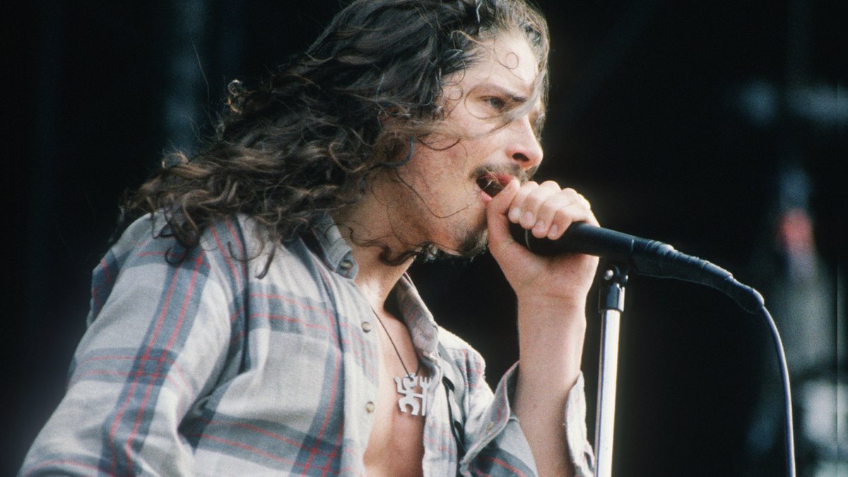 Revolvermag's tweet photo. Soundgarden released 'Badmotorfinger' on this date in 1991. #Flashback to their epic performance of "Jesus Christ Pose" at Lollapalooza in 1992. https://t.co/6LbjrfZHlL https://t.co/9PZfW9PQtq