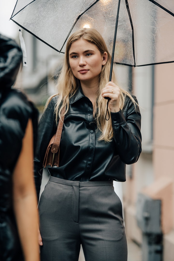 VogueSpain's tweet photo. Prendas de cuero, la tendencia más potente del 2019 vuelve este otoño-invierno
https://t.co/TxE2RpFBHo https://t.co/KmIOlfEQpC