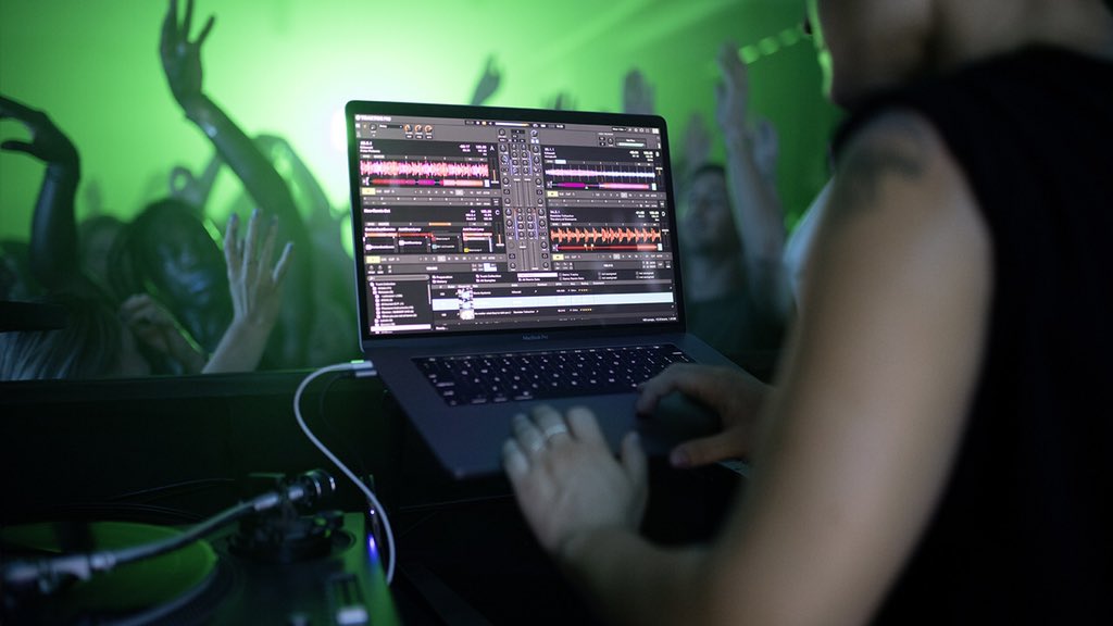 mickstevens's tweet image. .@NI_News #TRAKTOR #PRO 3.4 #Smartlists ! 👏🏻 ❤️🎧🎚🎛