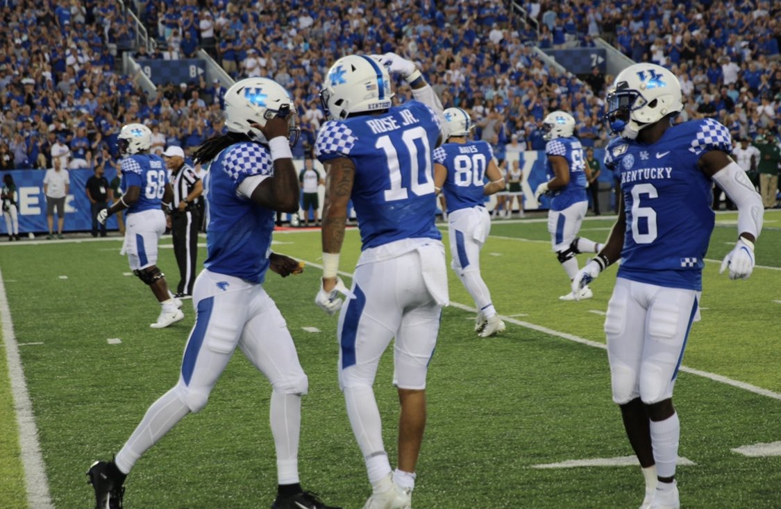 Catsby90's tweet photo. 🚨 48 HOURS! 🚨
#CatsBy90 #TouchdownTerry #BeatAuburn @ASeaOfBlue https://t.co/GGqkDVu1qk