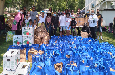 wholespire's tweet photo. Gullah Geechee Initiative Foundation gave away 200+ bags of non-perishable food, 150 boxes of fresh fruit and veggies, dental products, &amp; voter registration forms during their Juneteenth food distribution event. #OneSCFund #esmmsc #RapidResponseGrant https://t.co/shFZ4Vsfcd https://t.co/l5TxHYOoXy