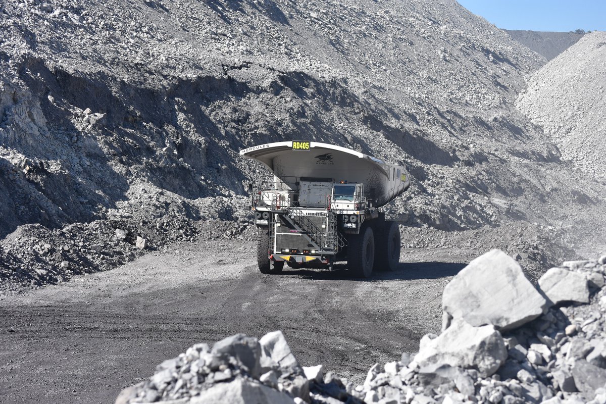 im_mining's tweet photo. Five 240 t @Liebherr #T264 #mining #trucks were commissioned in early 2020 for use at #Dawson #metcoal #mine in Queensland, Australia. The trucks were provided through #MacKellarMining, a mining #contractor customer of #Liebherr since 2016 #futureofmining https://t.co/rK2fnVJelb https://t.co/OGiikhj69h