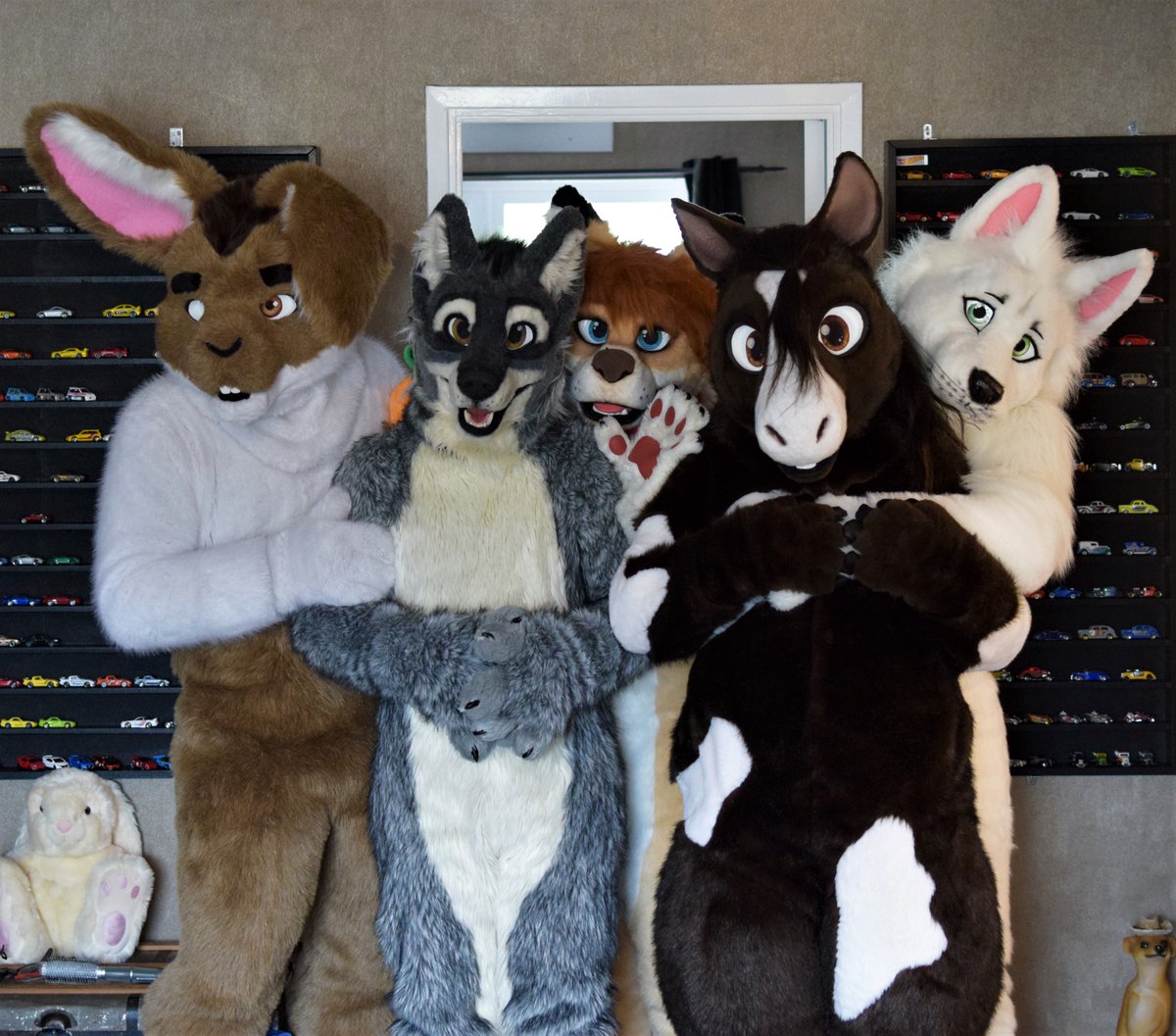 Some good friends ❤️ ^^
🐺<a href="/HasselW/">Hassel</a> 
🐶<a href="/JesseyDog/">Jessey🏳️‍⚧️</a> 
🐴<a href="/HozzieH/">Hozzie Hozzhozzhozz</a> 
🐺<a href="/belisinum/">belisinum</a> 

📸🐺@WolfSwea