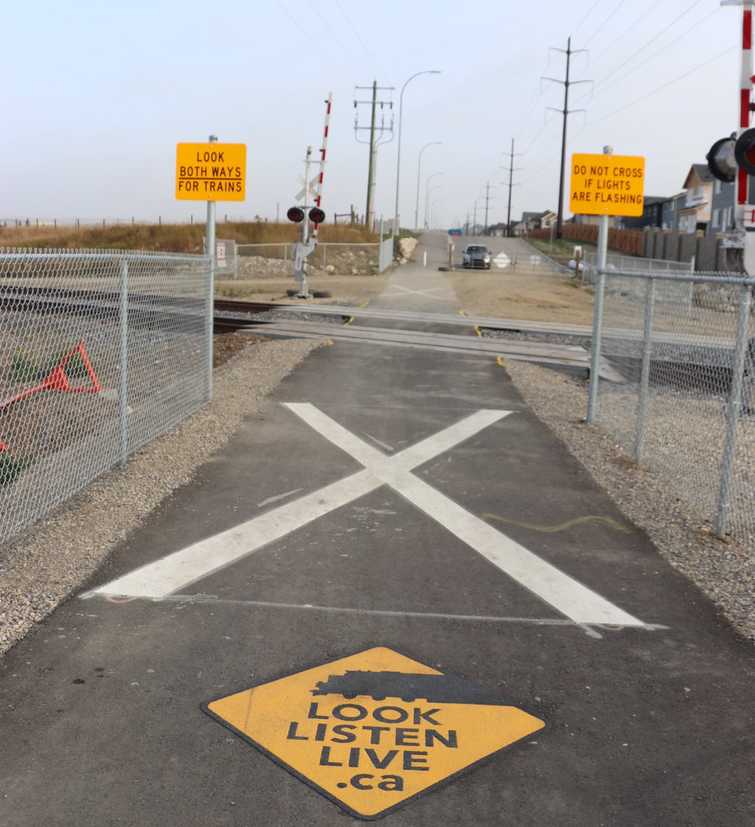 TownofCochrane's tweet photo. The Town is a proud partner with @oplifesaver to promote rail safety! #RSW2020 #STOPTrackTragedies #CPRailSense @CanadianPacific
https://t.co/QevXARDCls
CP Rail officials will be at the Horse Creek Rd crossing Fri 7am-noon to share info about railway safety. https://t.co/U1vYYQuvre