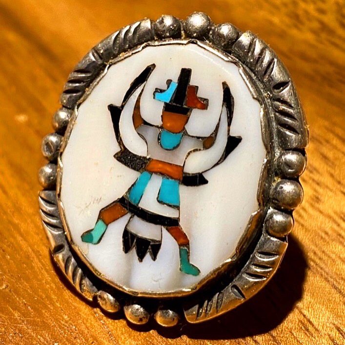 OutletGburg's tweet photo. NEW RING ARRIVALS AT FLY BY NIGHT TRADING CO.!

#gettysburgoutlets #gettysburg #turquoise #turquoisejewelry #sterlingsilverjewelry #vintagejewelry #nativeamerican #nativeamericanjewelry #handmadejewelry #western #thunderbird #turquoiserings #ring #jewelryoftheday #kokopelli https://t.co/15yLQUi0iI