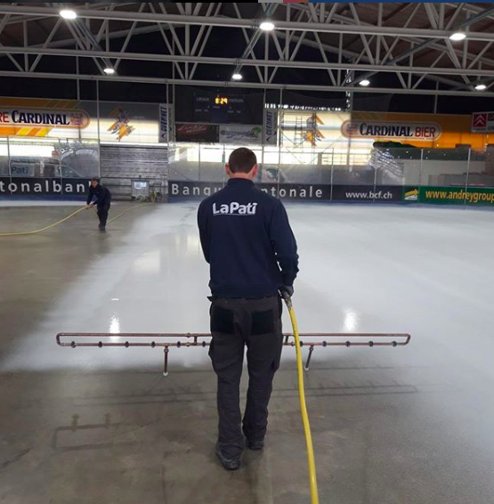 JetIceHockey's tweet photo. Ahhh. The bright white of ice making! Thank you for the tag @la_pati_sa! #IceMaking #IcePaint #WeBringIceToLife #JetIce https://t.co/0Sooq69FyA