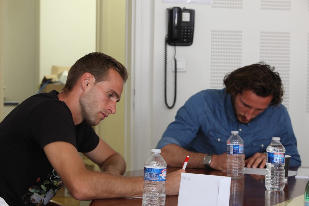 UNFP's tweet photo. Il y a 2 ans, Franck L’Hostis, gardien de but de l’@US_Orleans, s’est lancé un défi : reprendre ses études et préparer sa reconversion, tout en étant en activité. Il fait partie de la dernière promotion du Dugos et revient sur cette aventure.
➡ https://t.co/79UG4V1Ywh https://t.co/tmaTSmEIPa