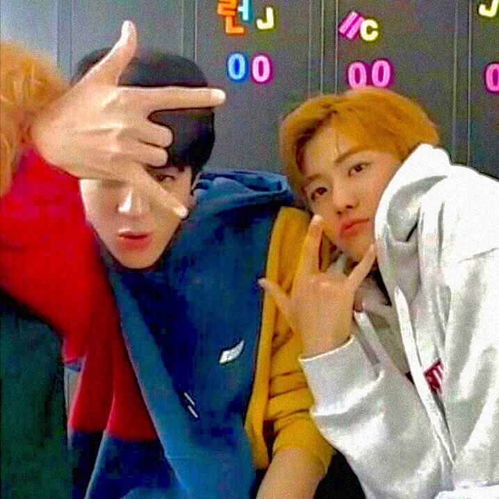 fairiestyle's tweet image. #markhyuck #nomin lokal/bahasa au.

m.ark dan j.eno— kakak beradik yang biasanya selalu jadi inceran di sekolah, sekarang berubah jadi tukang ngincer dua murid baru yaitu h.aechan dan j.aemin.