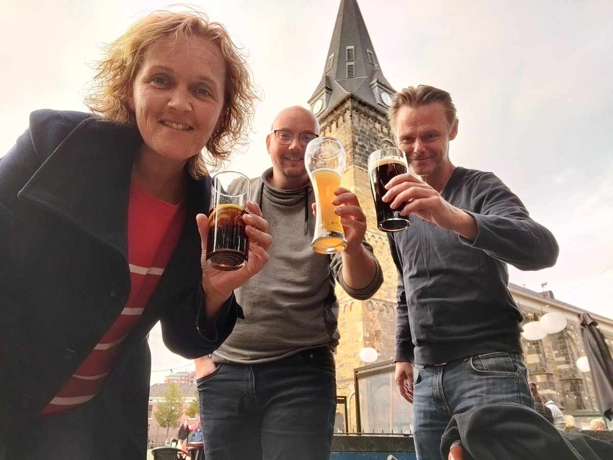 staceytrooster's tweet photo. @StripeConEU After conference drinks. Cheers 🍻 from Enschede, the Netherlands! https://t.co/mFLt6t58DQ