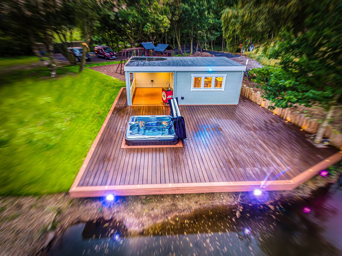 North_Spas's tweet photo. Did someone say Spa &amp; Bar with a lake view?...Yes please 😍

#northspas  #everydaycation #trexdecking #hottub https://t.co/0IrOzOmgYs