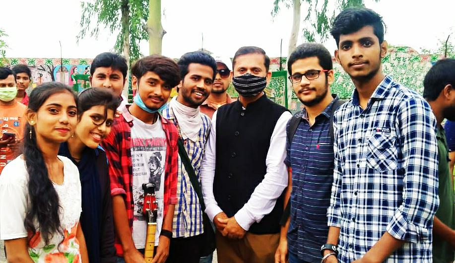 Harsh20488263's tweet photo. #With_ABP_news_anker_pankaj_jha🥰🥰
@pankajjha_ @Komalnagwanshi @ABPNews @abpnewshindi @RubikaLiyaquat https://t.co/3f9W14jx2O