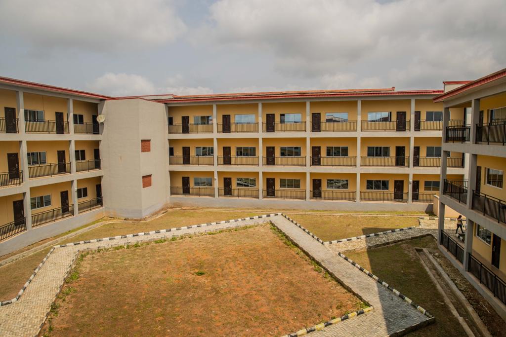 sama_on_point's tweet photo. When they attack AKETI's Education policies, I laugh at their ignorance.

The @RotimiAkeredolu's admin breathe life into the comatose OAUSTECH, despite the huge decline in IGR from ~N10bn to ~N4bn.

FACT: OAUSTECH was a near abandoned site before AKETI.

#AketiForEight https://t.co/eSxGx0Xc0c