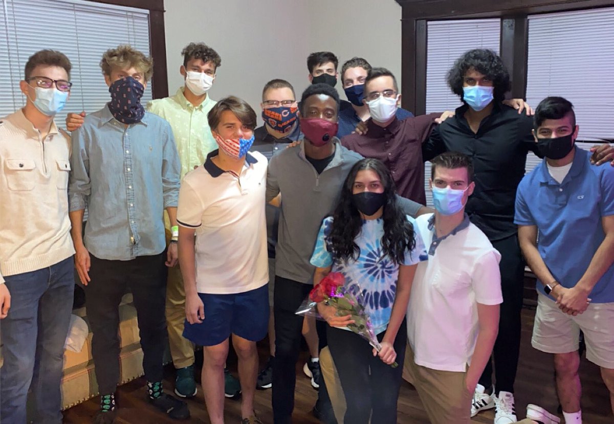 We are so glad to announce <a href="/Gisselle222/">Gisselle Cabrera✨</a> of <a href="/TriSigmaEIU/">tri sig</a> as our Fall 2020 Sweetheart! We cannot wait to see what this semester brings us! 🦉💜🌹
#SigmaPi #Sweetheart #DreamGirl #Flowers #Fraternity #Sorority #serenade