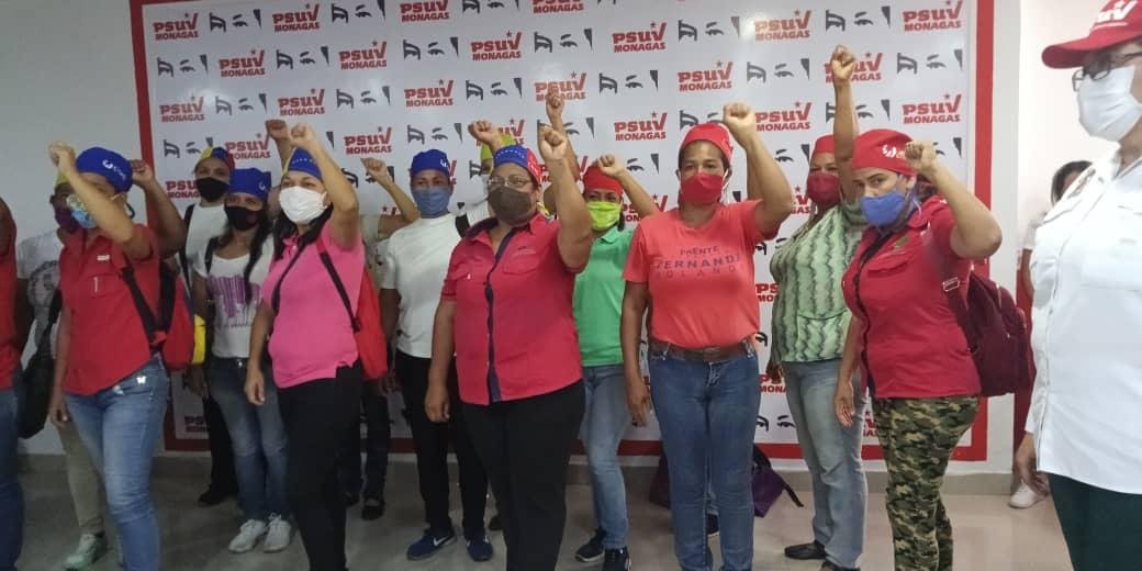 mippci_ven's tweet image. #EnFotos 📸 | En Monagas las mujeres revolucionarias se desplegarán en defensa de la Patria y los logros del Gobierno Bolivariano junto a las candidatas a la Asamblea Nacional.
#MaduroVictoriosoEnLaONU