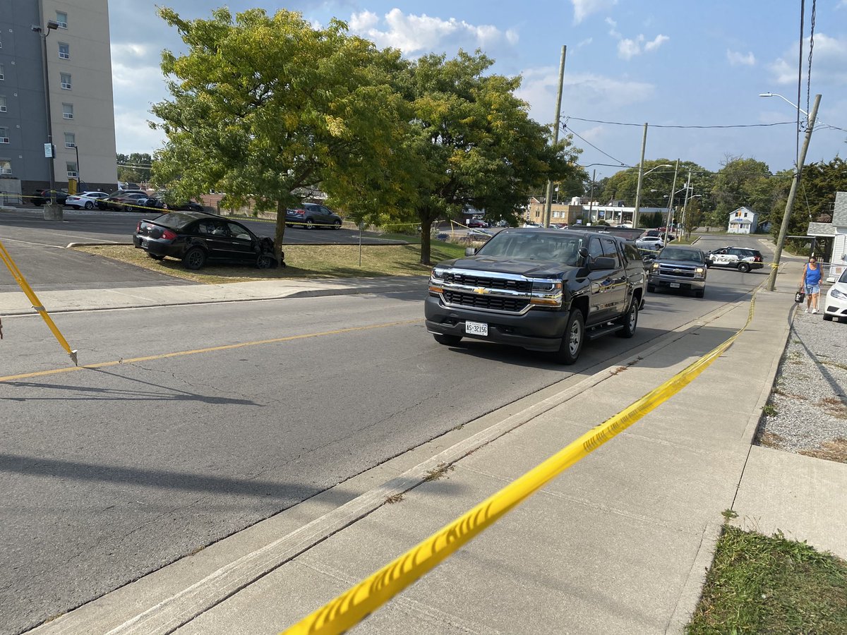 ACollinsPhoto's tweet photo. Suspect involved in @NiagRegPolice QEW pursuit reportedly wanted in connection with serious collision in downtown St.Catharines which seriously injured a male earlier today. https://t.co/wdoESTEFEE