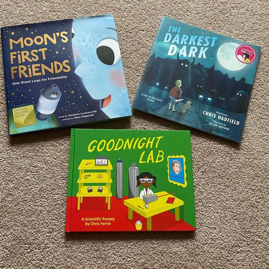 Research Scientist Erica Caden and her daughter chose these as their  @SciLitWeek favourites! "Moon's First Friends" by Susanna Leonard Hill and illustrated by Elisa Paganelli"The Darkest Dark" by Chris Hadfield and illustrated by The Fan Brothers"Goodnight Lab" by Chris Ferrie