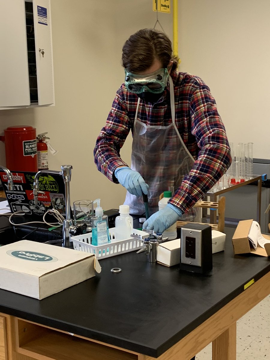 The IB Chem HL scholars are deep in data collection for their individually-designed experiments! 🧪 My favorite part is the troubleshooting/re-thinking of procedures...you know, the real scientific process!