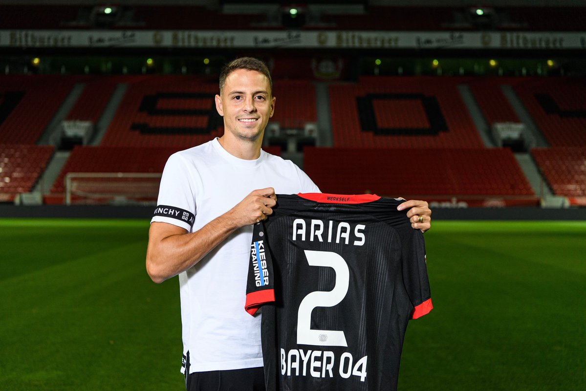 DeadlineDayLive's tweet photo. 📝 DEAL DONE: Bayer Leverkusen have signed Santiago Arias on a season-long loan from Atlético Madrid, with an option to buy next summer. (Source: @bayer04_en) https://t.co/5z55SjxXNl
