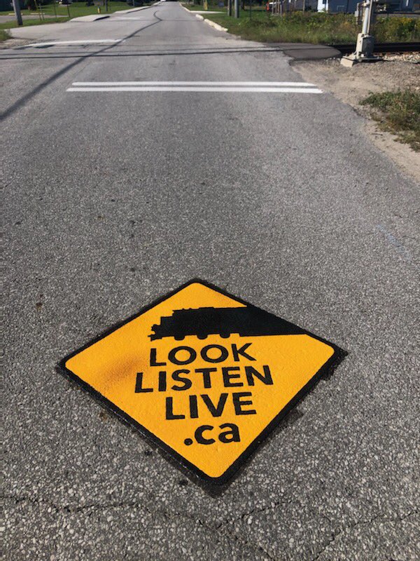BrookeHenderson's tweet photo. Proud to see @townsmithsfalls partner w/ @Oplifesaver’s Community Safety Partnership program on Lorne St. & Chambers St.! Look for these decals as a reminder to be aware when crossing train tracks. @CanadianPacific #RSW2020 #STOPTrackTragedies #CPRailSense
https://t.co/WdwDqTq6f8 https://t.co/qd1jSFuYn6